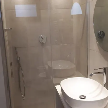 San Lazzaro سان لاتْسارو دي سافين